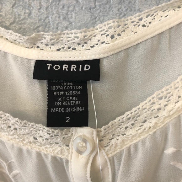 Torrid White High-Low Top - Picture 7 of 12
